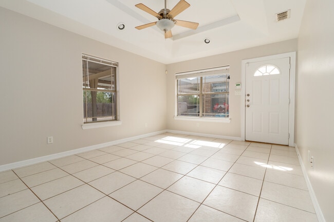 Photo - 1908 Bahamas Dr Unit 2