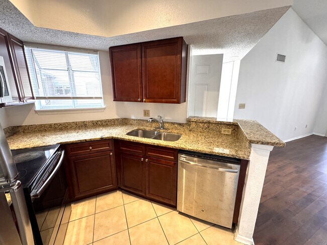 Photo - 1948 Lake Atriums Cir