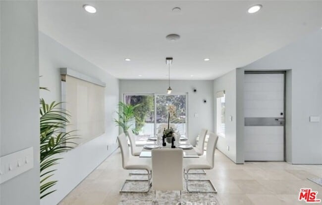 Photo - 3943 Fredonia Dr