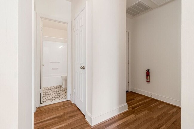 Photo - 1916 17th St NW