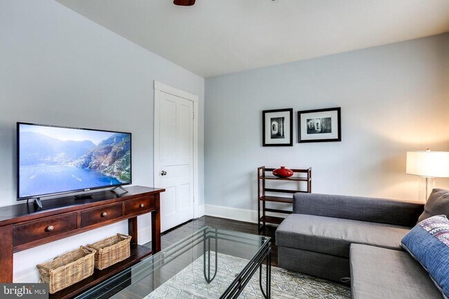 Photo - 1211 33rd St NW