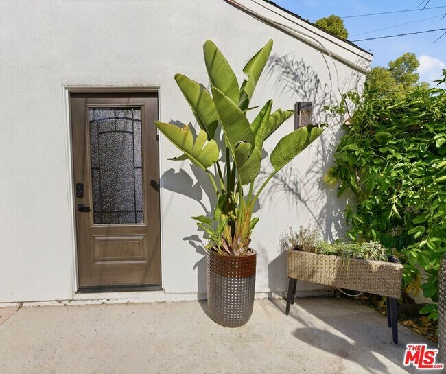 132 N Carson Rd