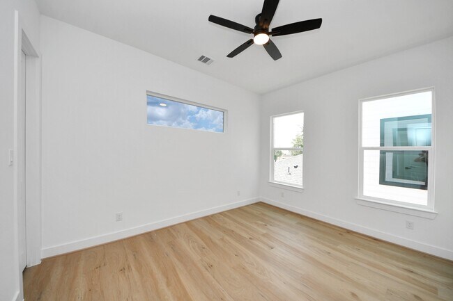 Photo - 7117 Eastwood St