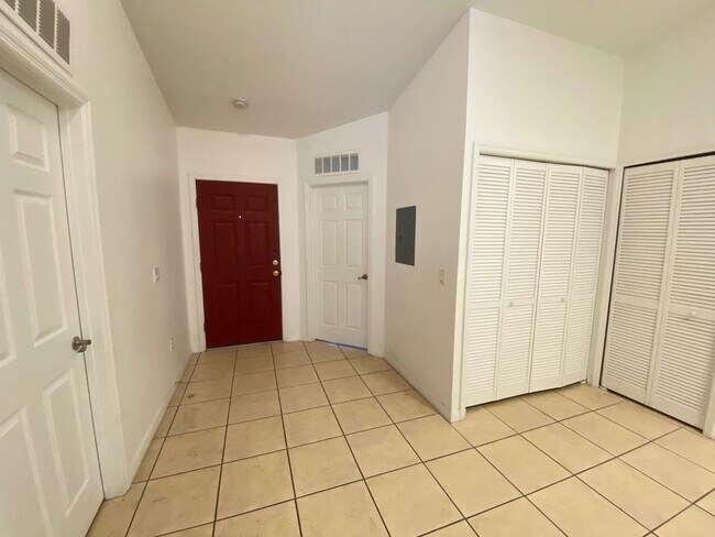 Photo - 2810 Club Cortile Cir Unit B