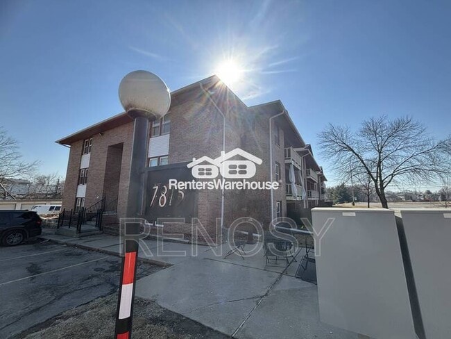Photo - 7815 Douglas Ave Unit 102