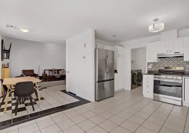 Photo - 1428 Daybreak Rd
