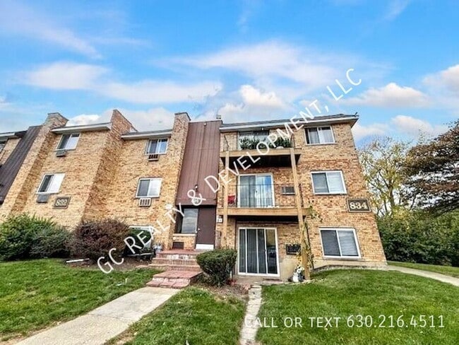 Building Photo - 834 College Blvd Unit 201