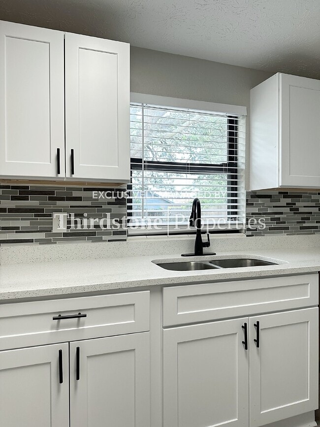 Photo - 10833 Liscard Rd S