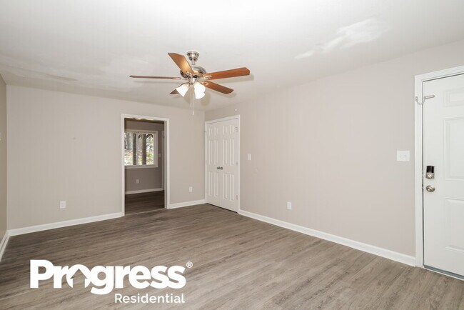 Photo - 1627 Line Cir