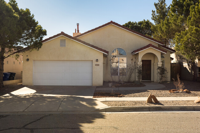 Photo - 6320 Pima Pl NW House