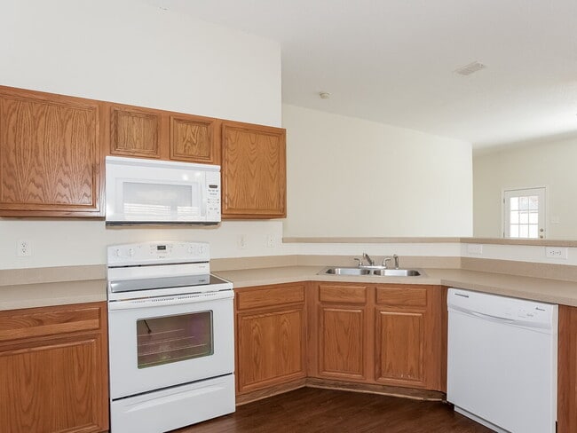 Photo - 11008 Briaroaks Dr