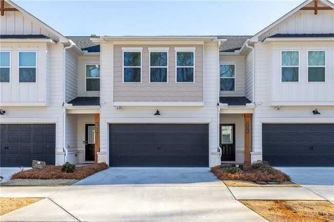 Photo - 214 Rockfern Ter