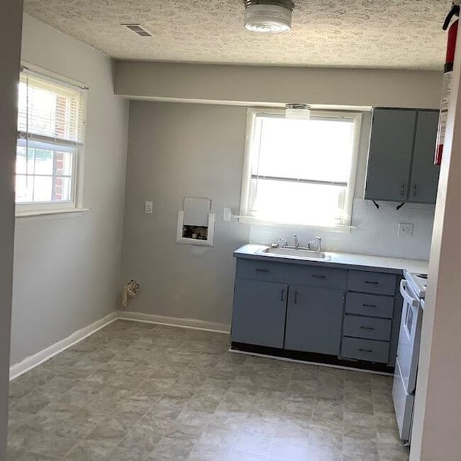 Photo - 6 Rainbow Forest Dr