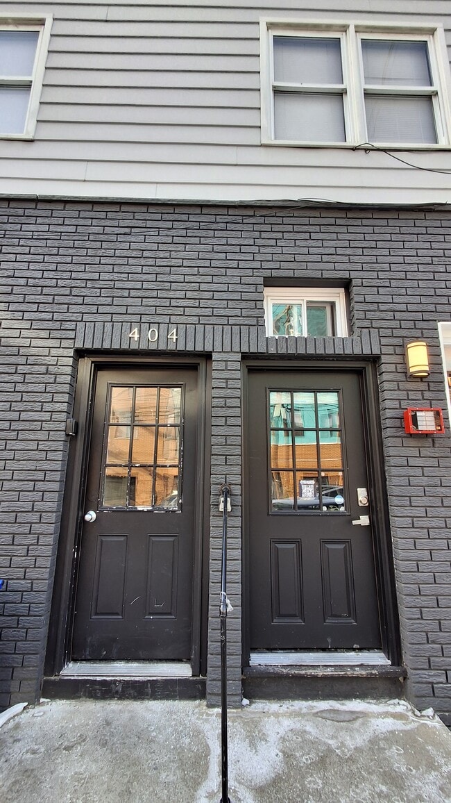 404 Madison St (exterior)
