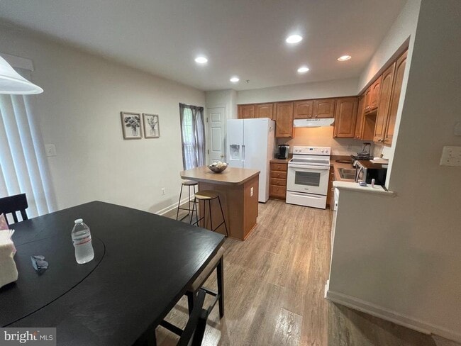 Photo - 7122 Deep Falls Way
