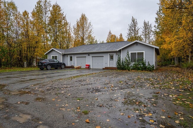 Building Photo - 1290 Hoka Hay Cir Unit #2