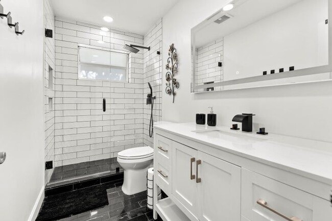 Photo - 921 SE 13th Ct