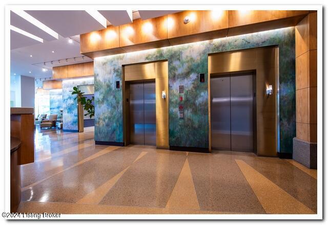 Photo - 222 E Witherspoon St Unidad 1203