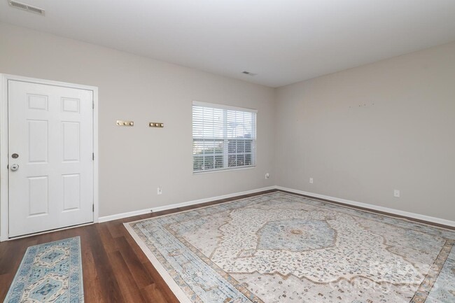 Photo - 1512 Sunflower Field Pl