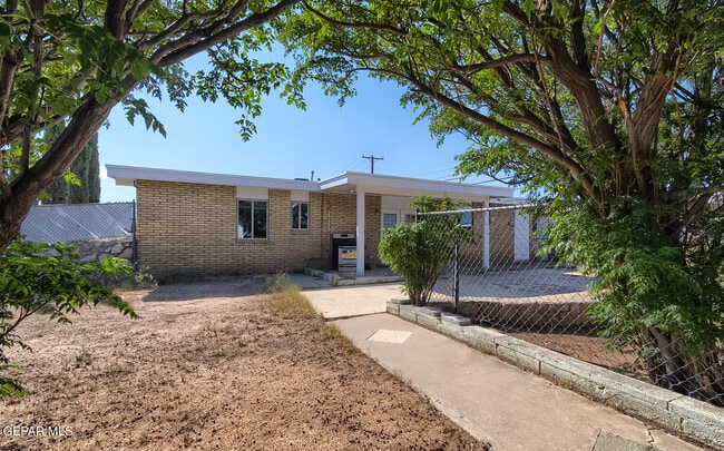 Photo - 10000 Jamaica St