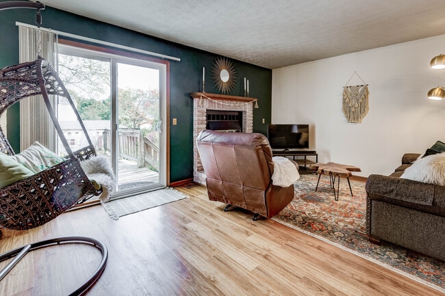 Photo - 6524 Blossomwood Cir NE