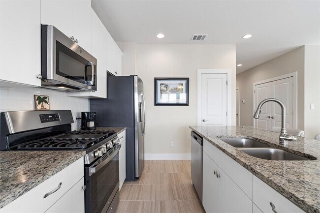 Photo - 613 White Steppe Way