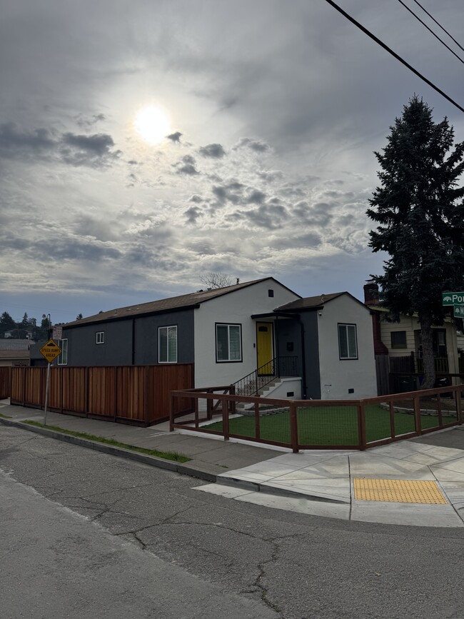 Building Photo - 4201 Porter St