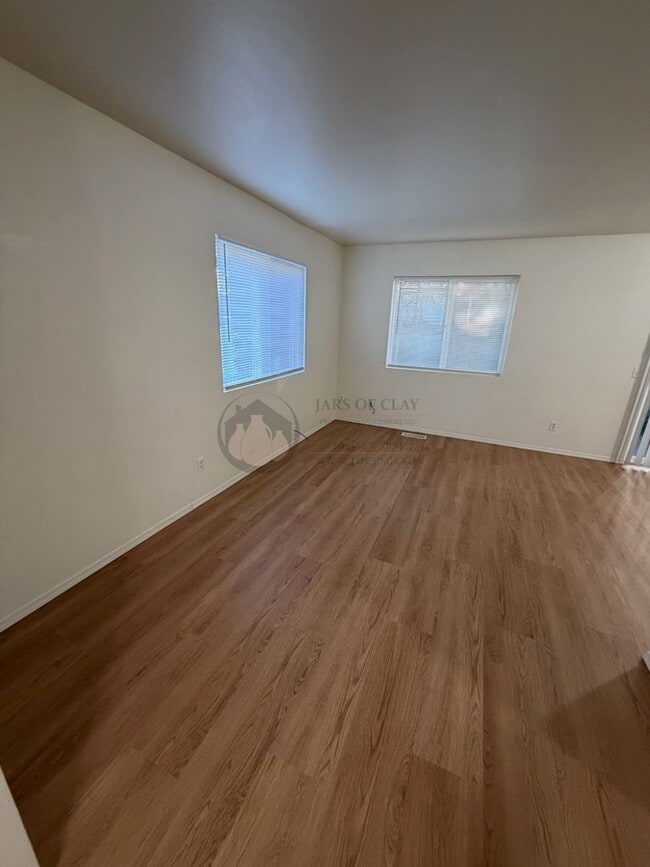 Photo - Charter Triplex #2023-LL723 Unit 990