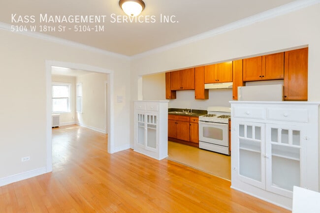 Building Photo - 5104 W 18th St Unit 5104-1M Rental