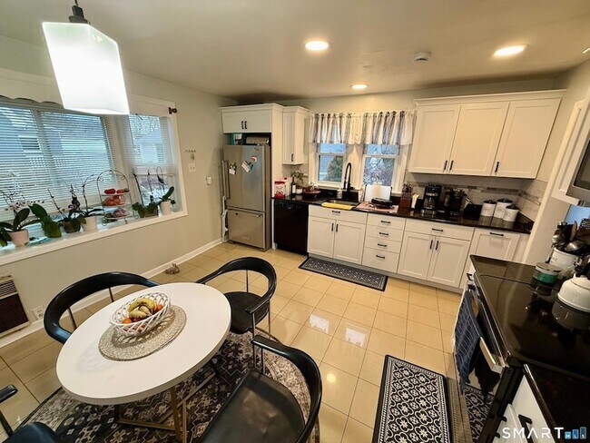 Photo - 64 Hickory St