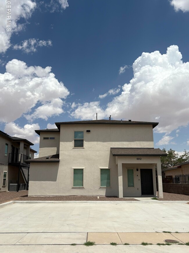 Building Photo - 8912 Norton St Rental