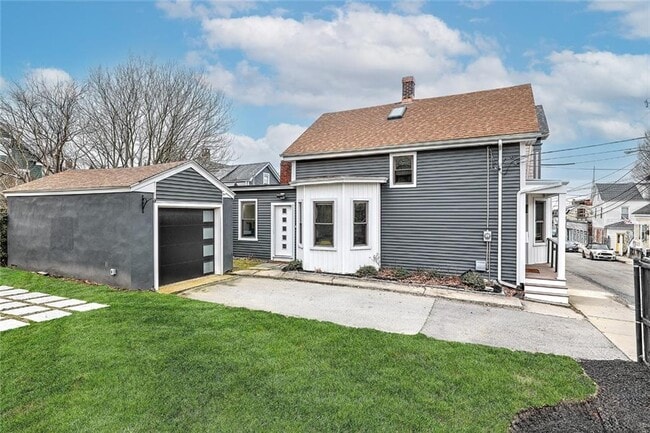 Photo - 27 S Baptist St