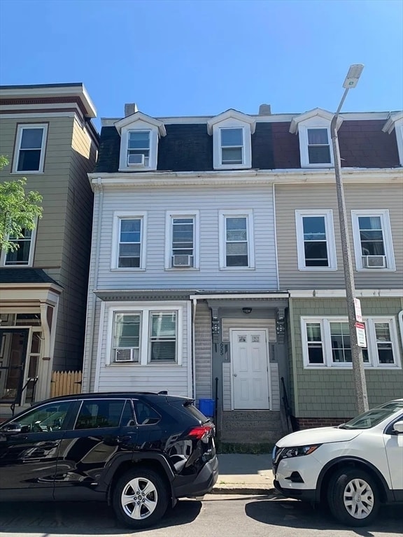 Building Photo - 655 E 7th St Unit 1 Rental