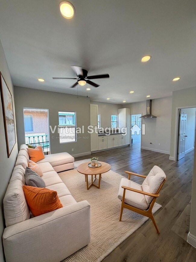 Building Photo - 1044 W 42nd Pl Unit 1044 1/2