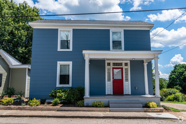 Building Photo - 381 Main St Rental