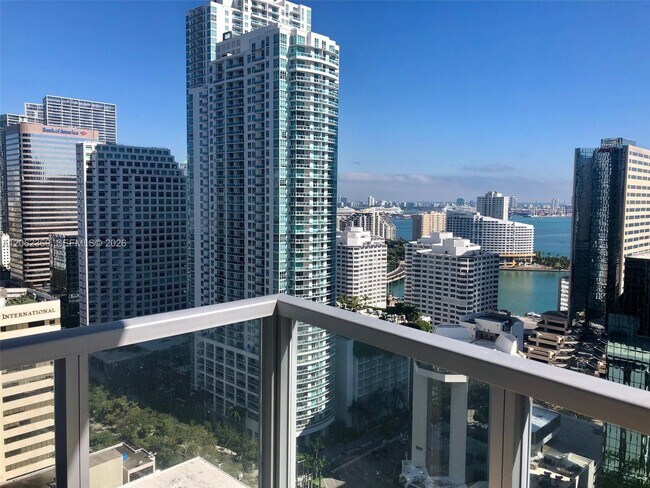 Photo - 1050 Brickell Ave Unidad 2904