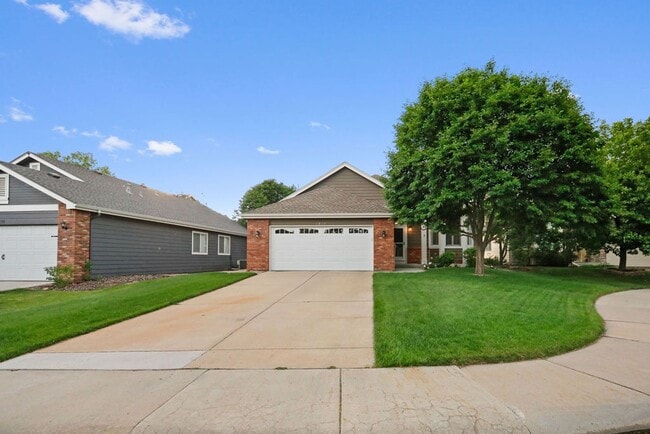 Beautiful Ranch-Style Home in Paragon Poin... - Beautiful Ranch-Style Home in Paragon Poin...