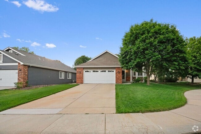 Building Photo - Beautiful Ranch-Style Home in Paragon Poin...