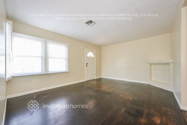 Photo - 2112 N Screenland Dr