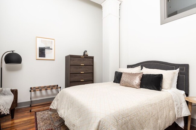 Photo - Dogtown Apartments