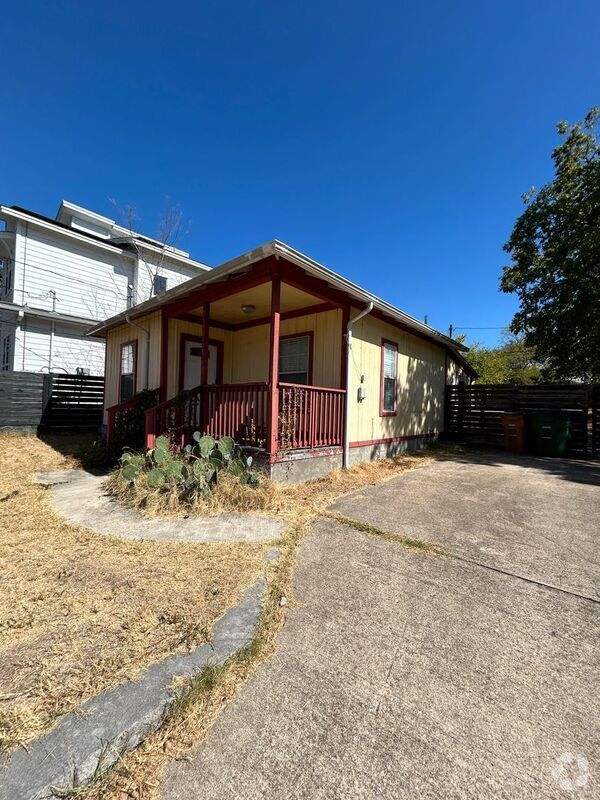 Building Photo - 1207 Cedar Ave Rental