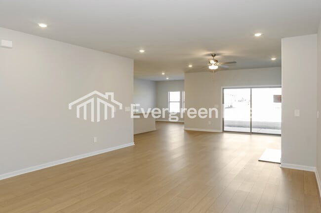 Photo - 107 Ashby Pond Dr