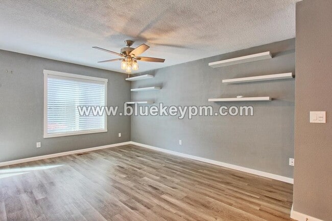 Photo - 9517 NE 73rd St
