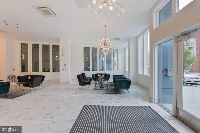 Photo - 236 W Thompson St Unidad B401