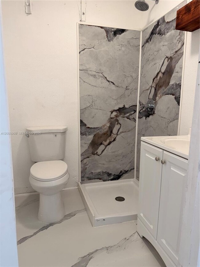 Photo - 6613 Evergreen Dr Unit c