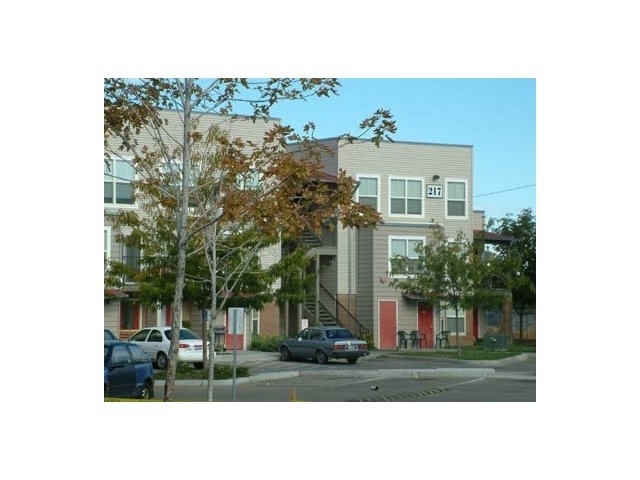 Gateway Crossing Apartments - Gateway Crossing Apartments