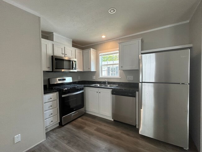 Photo - 2391 8 Mile Rd