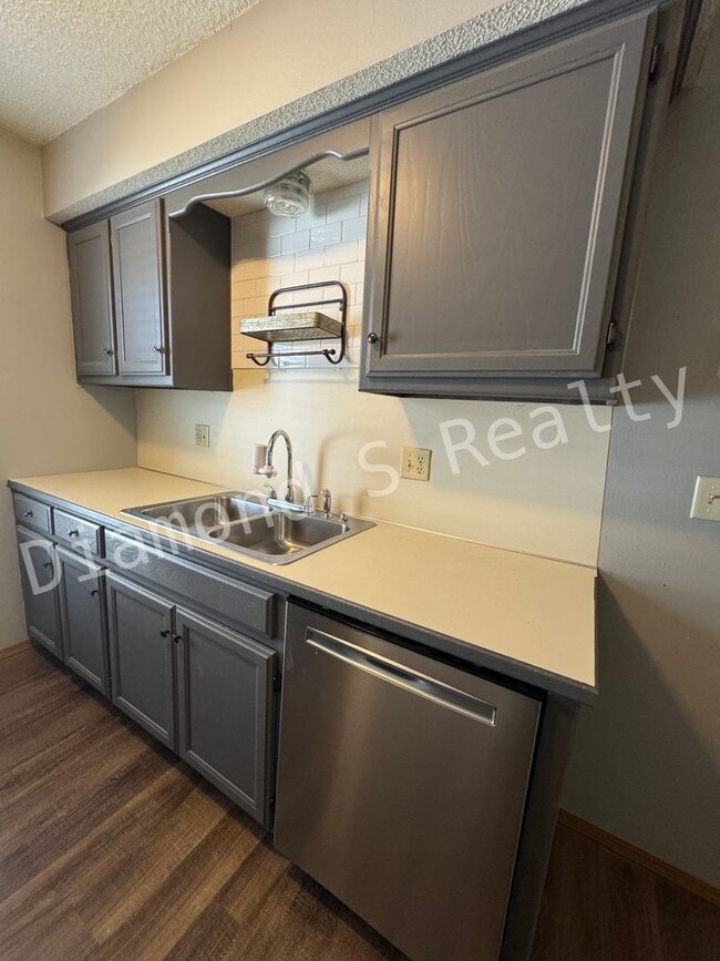 Photo - 1501 W Rainey St Unit B