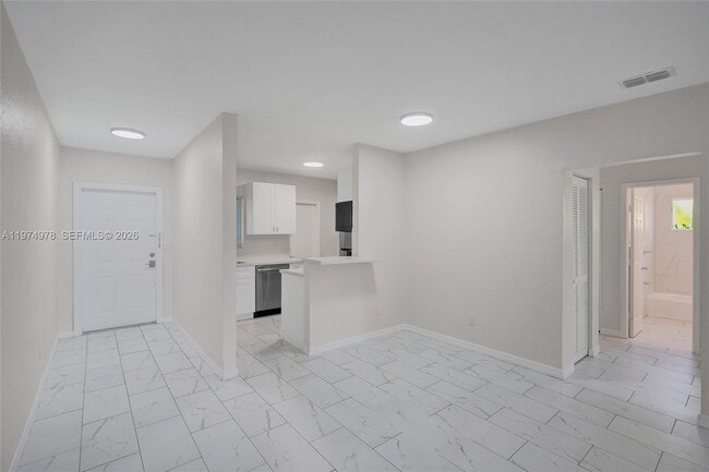 Photo - 1945 Calais Dr Unit 9