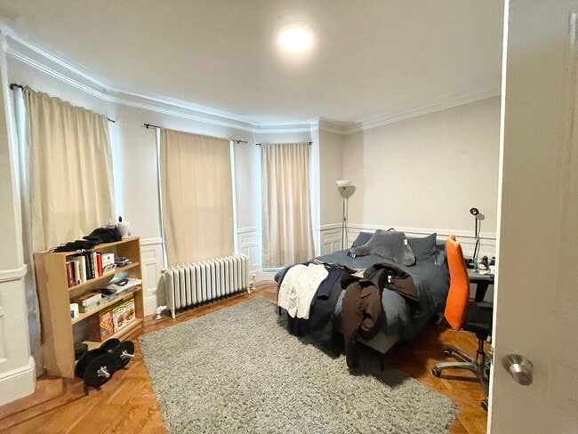 Photo - WOW!!! 5 BED/2 BATH ON PARKER HILL AVE FOR 9/1